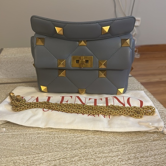 Valentino Medium Roman Stud Bag - Picture 7 of 7